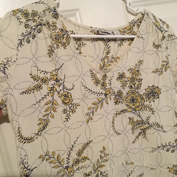 Hinge Print V-Neck Blouse (B) - Picture 5 of 6